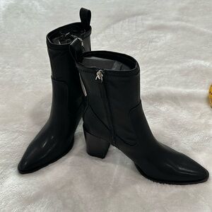 MNG woman’s heeled ankle boots size 39
